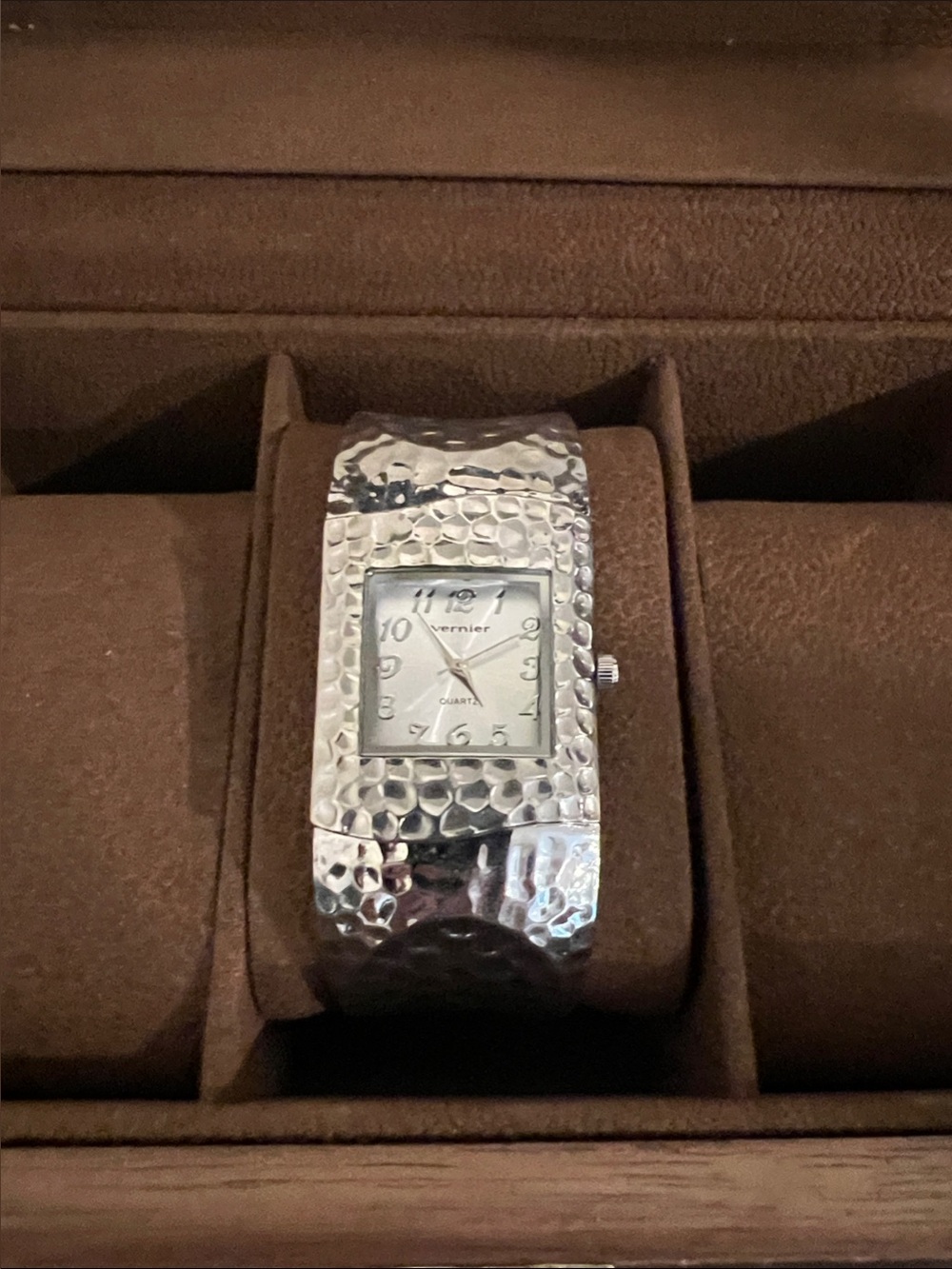 Vernier Silver Hammered Cuff Quartz Watch for Women